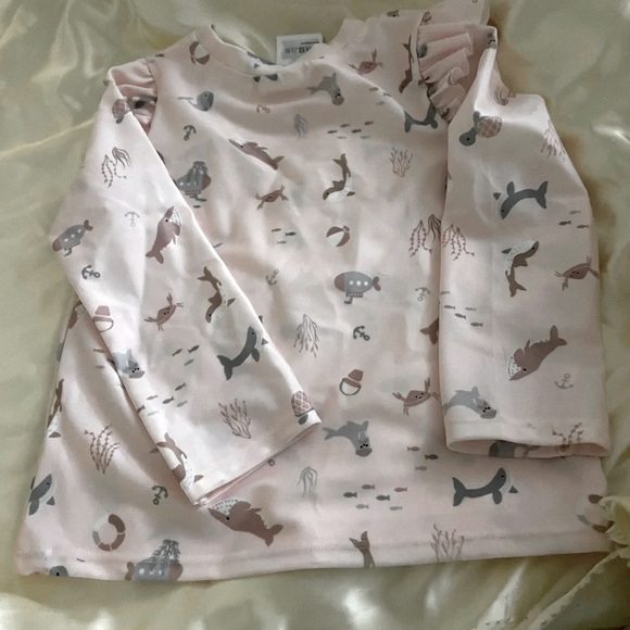 US 18M/2T H&M  swim shirt UPF-50 light pink/whales - Picture 5 of 6